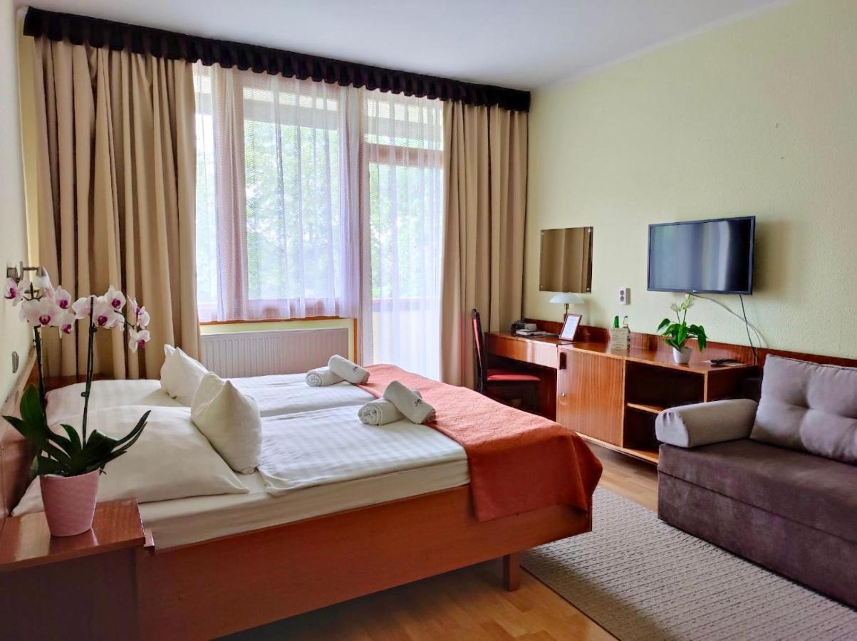 Apartman Hotel Бюк Экстерьер фото