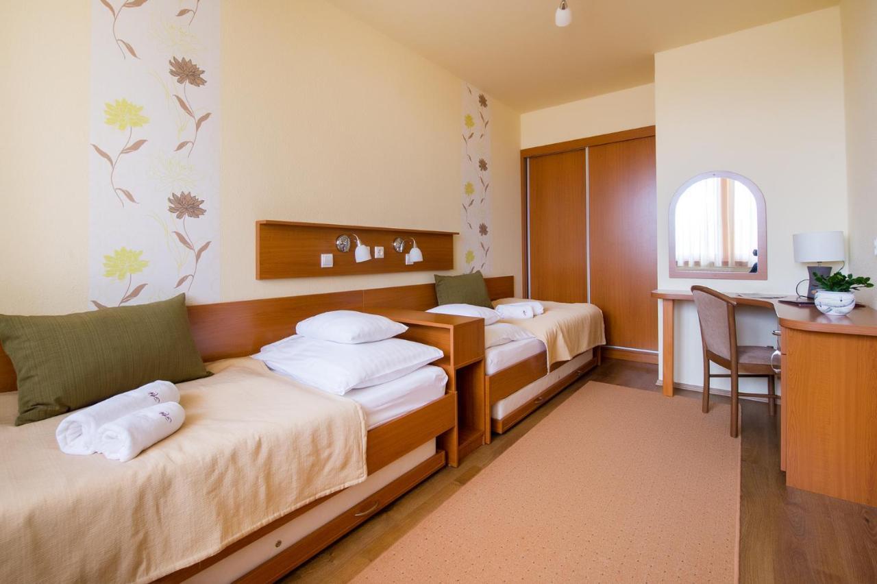 Apartman Hotel Бюк Экстерьер фото