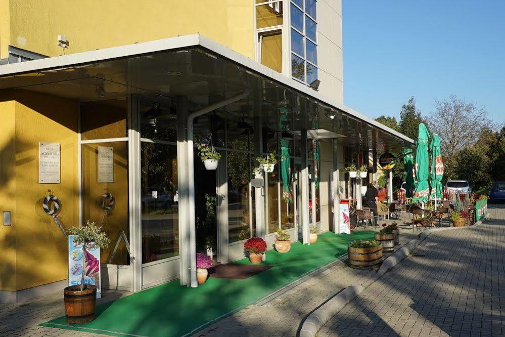 Apartman Hotel Бюк Экстерьер фото