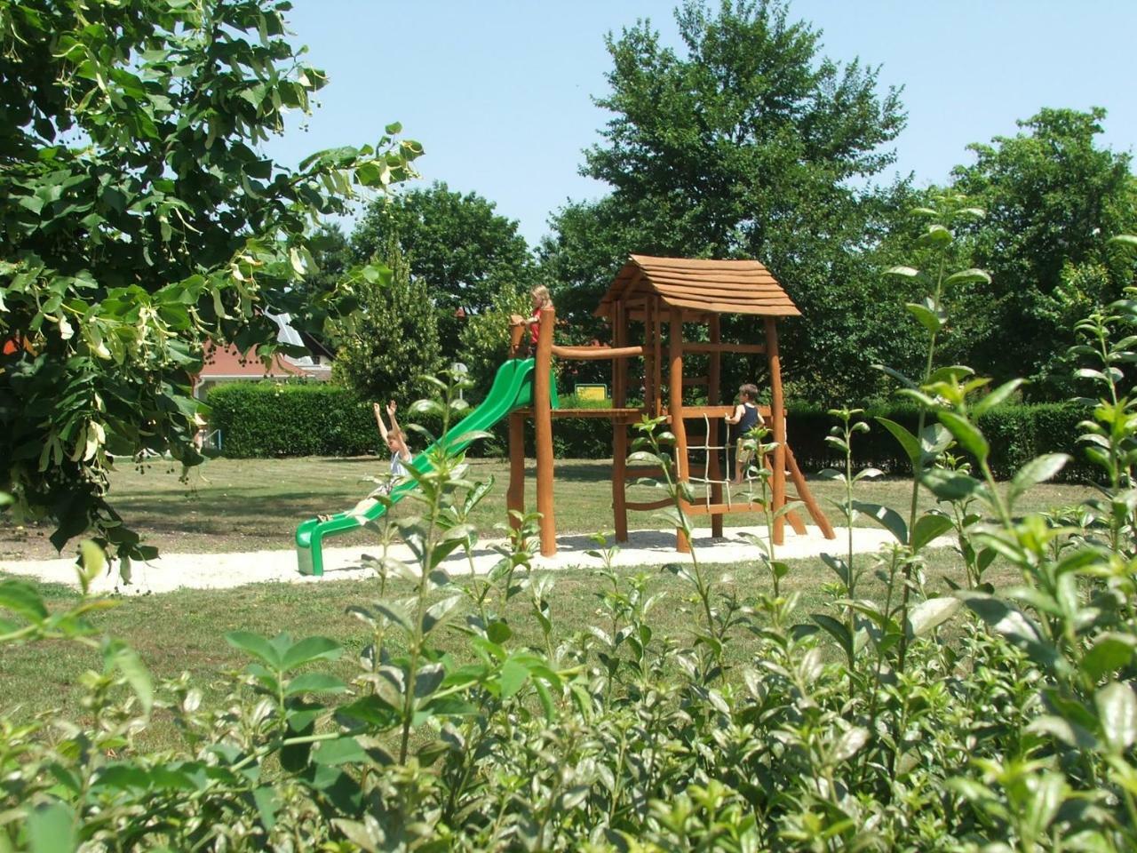 Apartman Hotel Бюк Экстерьер фото