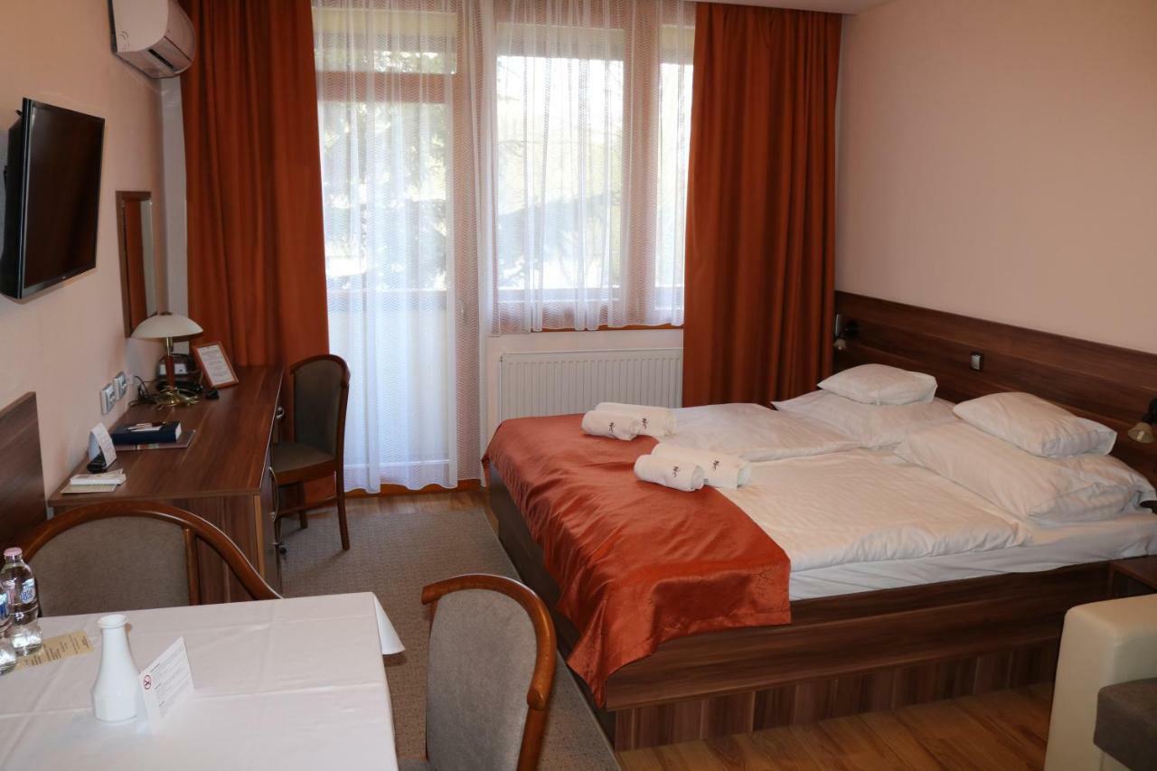 Apartman Hotel Бюк Экстерьер фото