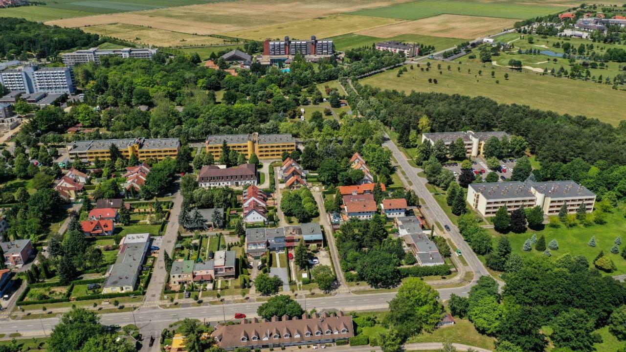 Apartman Hotel Бюк Экстерьер фото